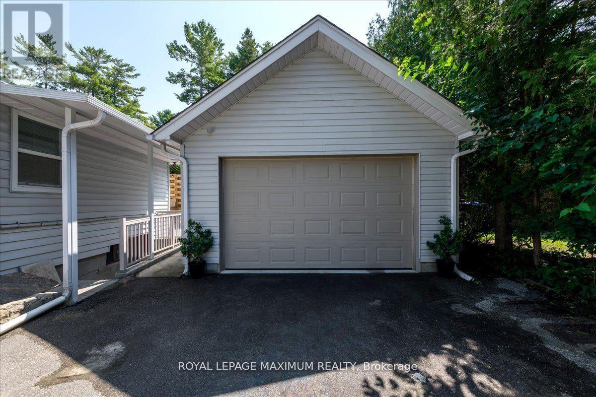 












749 RIVER ROAD E

,
Wasaga Beach,




Ontario
L9Z2M4

