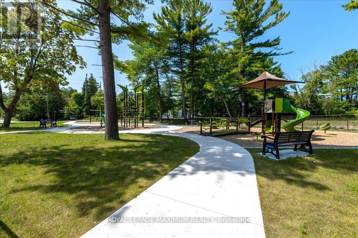 












749 RIVER ROAD E

,
Wasaga Beach,




Ontario
L9Z2M4

