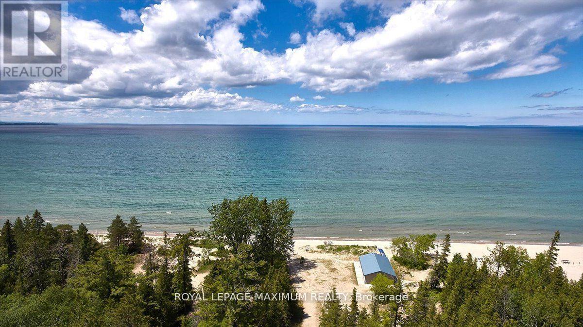 












749 RIVER ROAD E

,
Wasaga Beach,




Ontario
L9Z2M4

