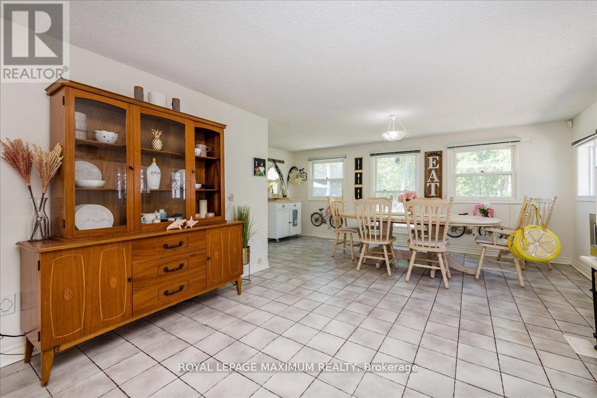 












749 RIVER ROAD E

,
Wasaga Beach,




Ontario
L9Z2M4

