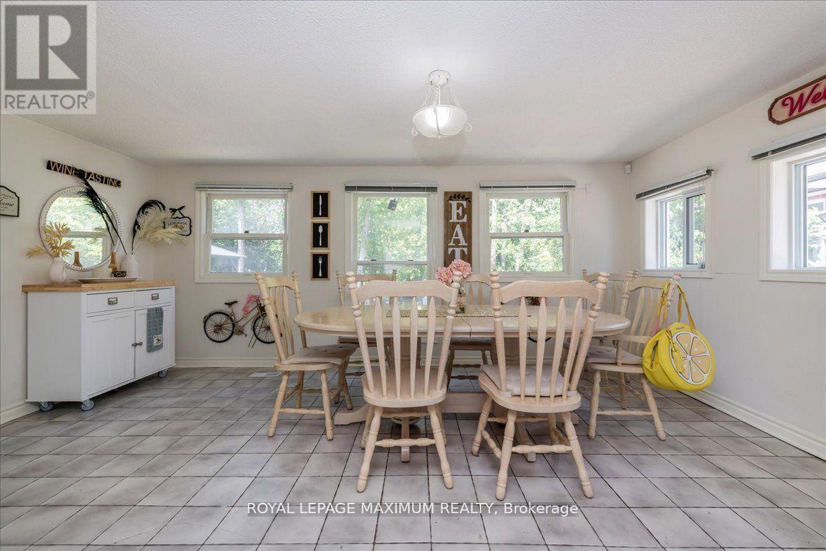 












749 RIVER ROAD E

,
Wasaga Beach,




Ontario
L9Z2M4

