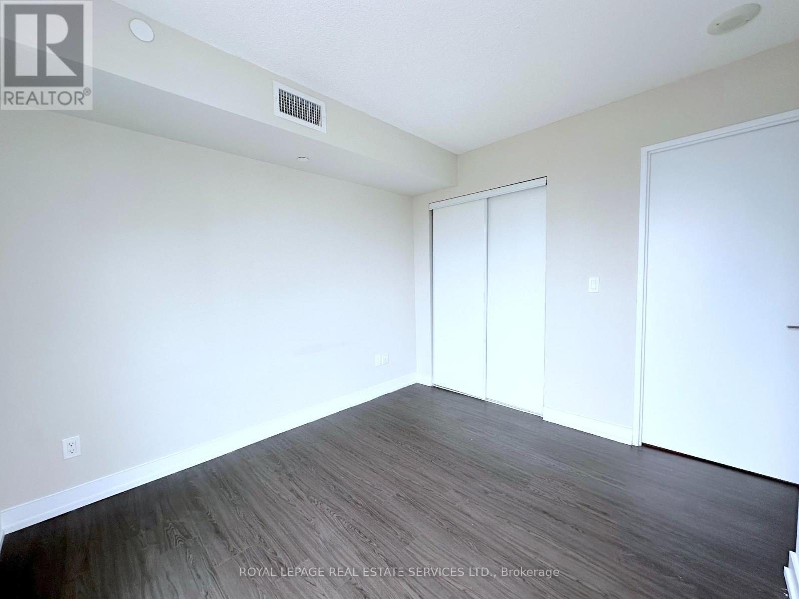 












2402 - 561 SHERBOURNE STREET

,
Toronto,




Ontario
M4X0A1


