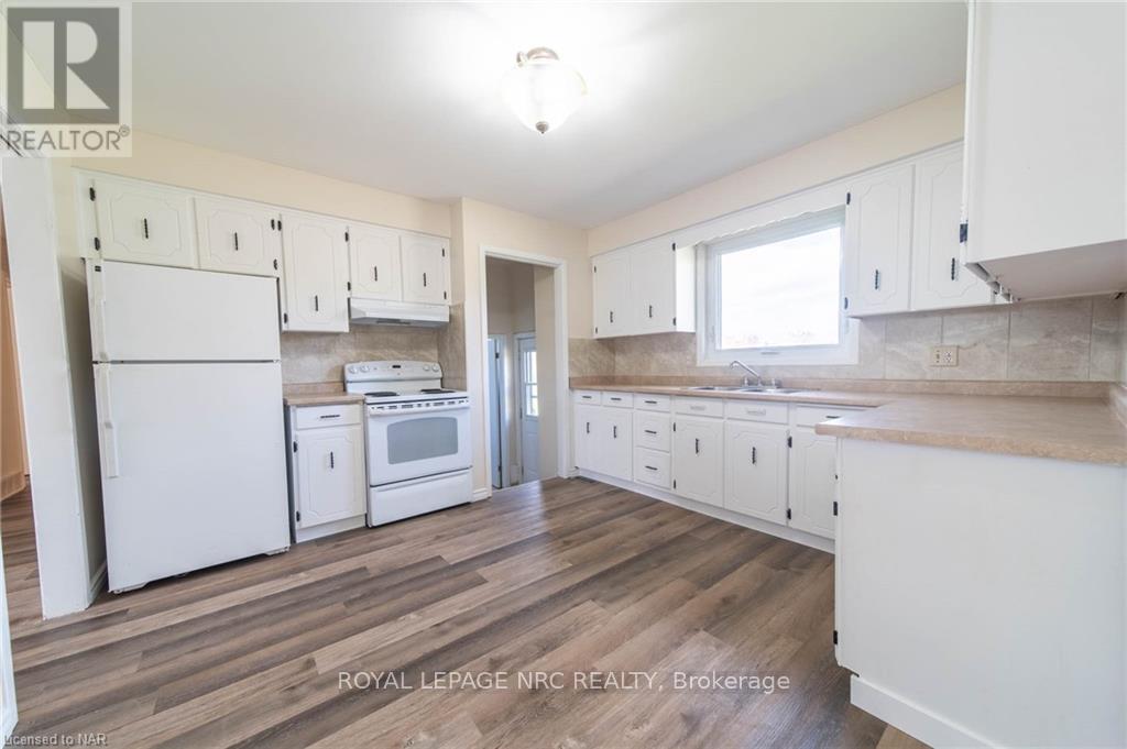 












10755 BECK ROAD

,
Niagara Falls (Lyons Creek),




Ontario
L2E6S6

