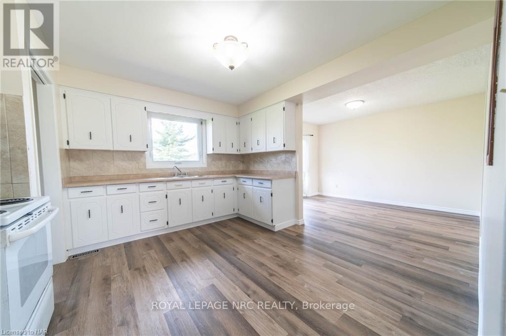 












10755 BECK ROAD

,
Niagara Falls (Lyons Creek),




Ontario
L2E6S6


