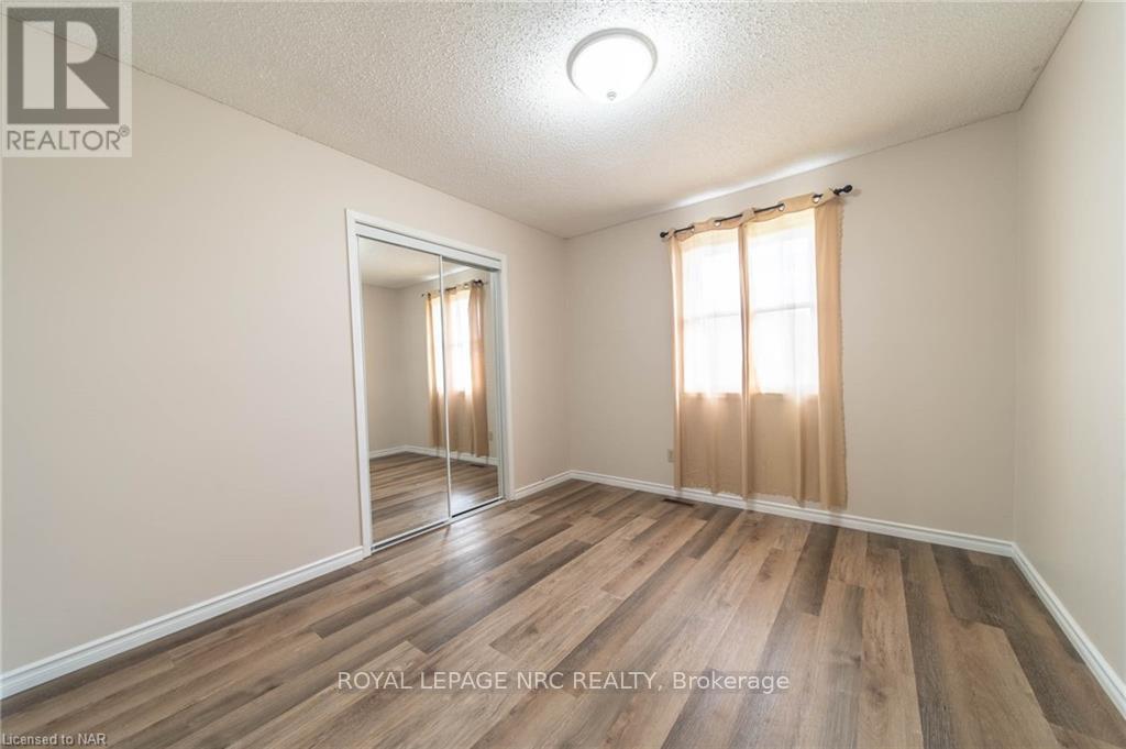 












10755 BECK ROAD

,
Niagara Falls (Lyons Creek),




Ontario
L2E6S6

