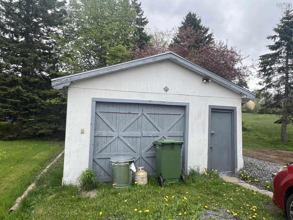 












695 Little Harbour Road

,
New Glasgow,




NS
B2H 3T5

