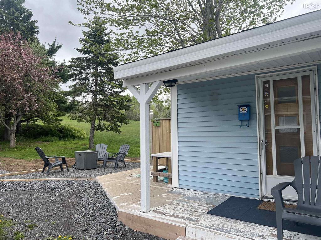 












695 Little Harbour Road

,
New Glasgow,




NS
B2H 3T5

