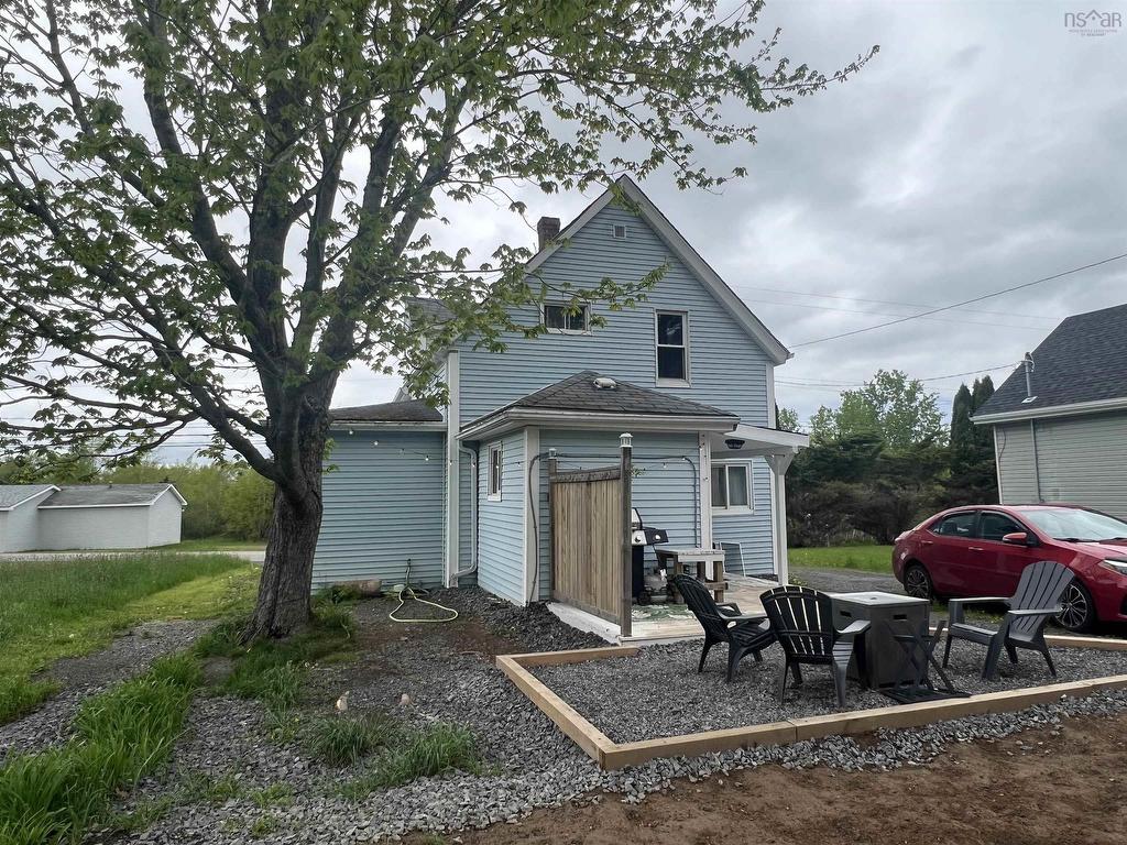 












695 Little Harbour Road

,
New Glasgow,




NS
B2H 3T5

