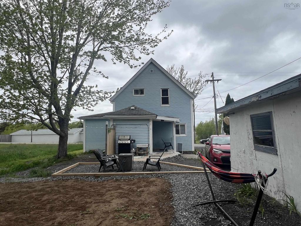 












695 Little Harbour Road

,
New Glasgow,




NS
B2H 3T5

