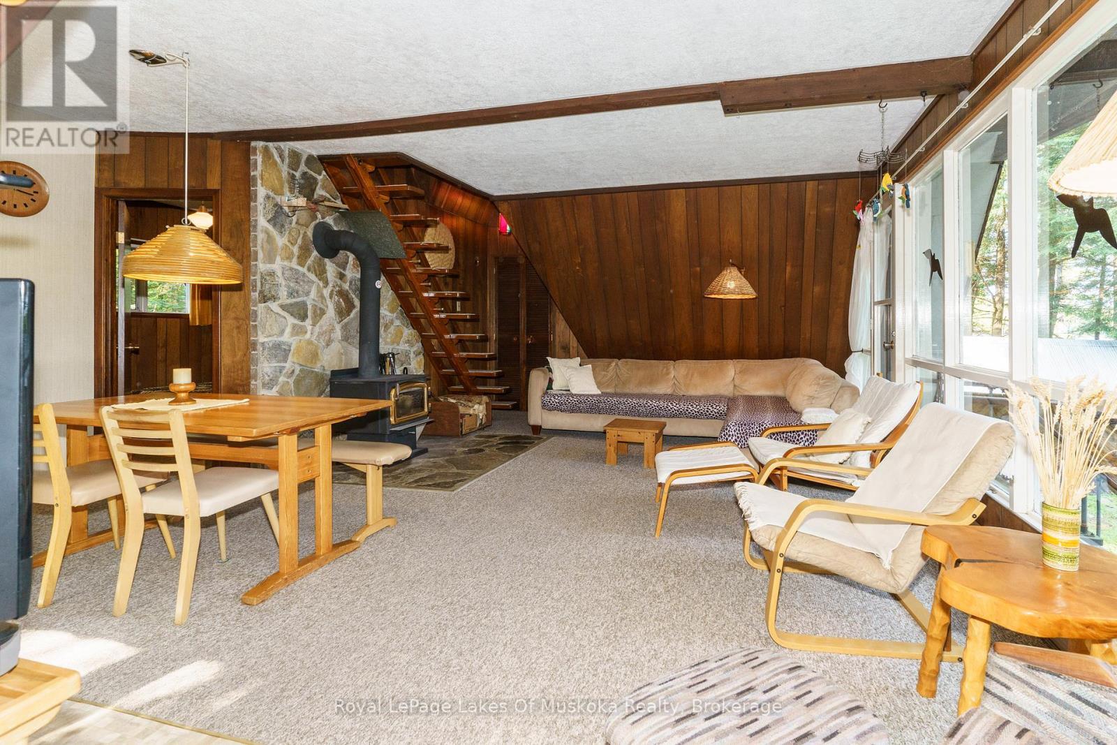 












1363 WEST OXBOW LAKE ROAD

,
Lake of Bays (Finlayson),




Ontario
P1H2J6

