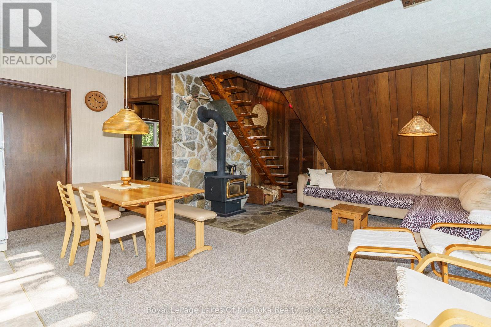 












1363 WEST OXBOW LAKE ROAD

,
Lake of Bays (Finlayson),




Ontario
P1H2J6


