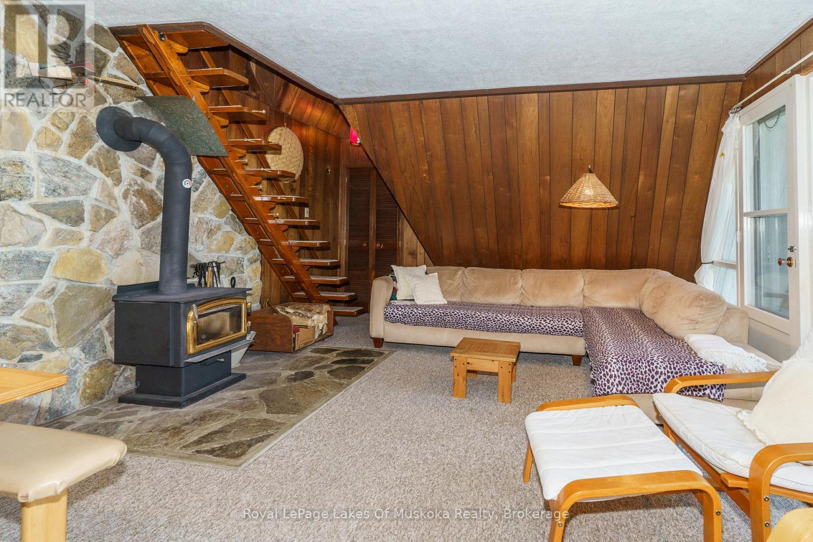 












1363 WEST OXBOW LAKE ROAD

,
Lake of Bays (Finlayson),




Ontario
P1H2J6

