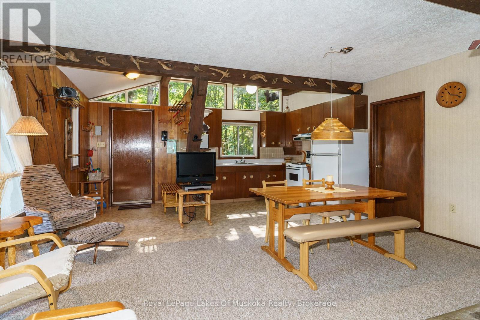












1363 WEST OXBOW LAKE ROAD

,
Lake of Bays (Finlayson),




Ontario
P1H2J6


