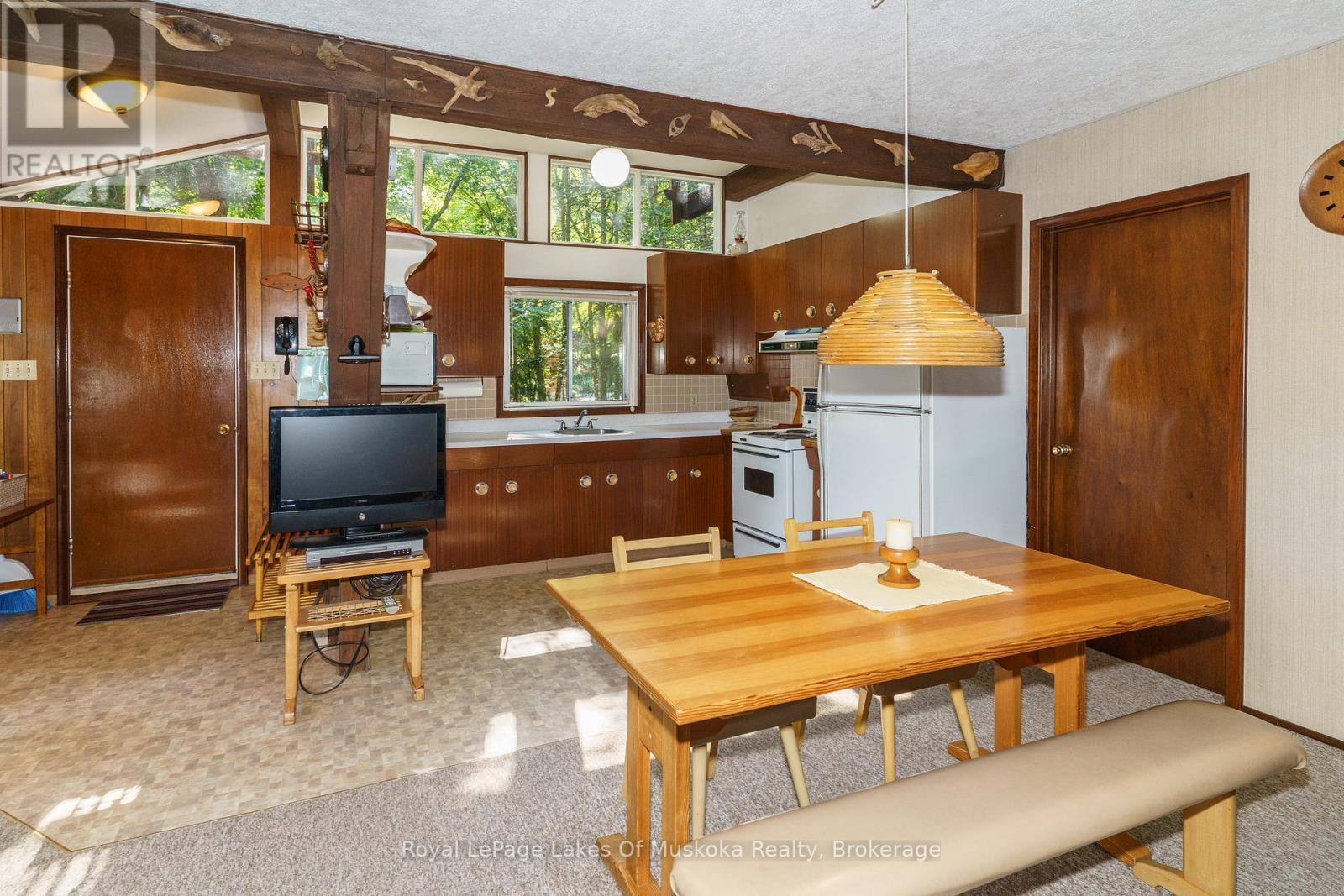 












1363 WEST OXBOW LAKE ROAD

,
Lake of Bays (Finlayson),




Ontario
P1H2J6

