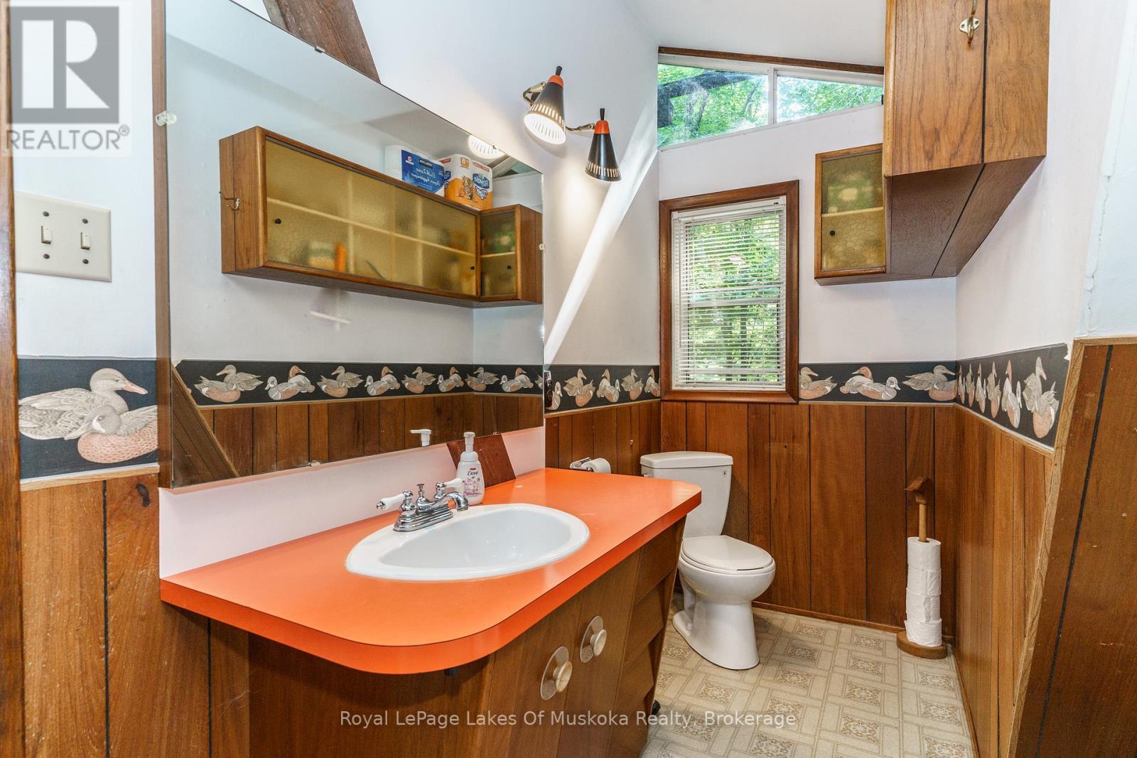 












1363 WEST OXBOW LAKE ROAD

,
Lake of Bays (Finlayson),




Ontario
P1H2J6


