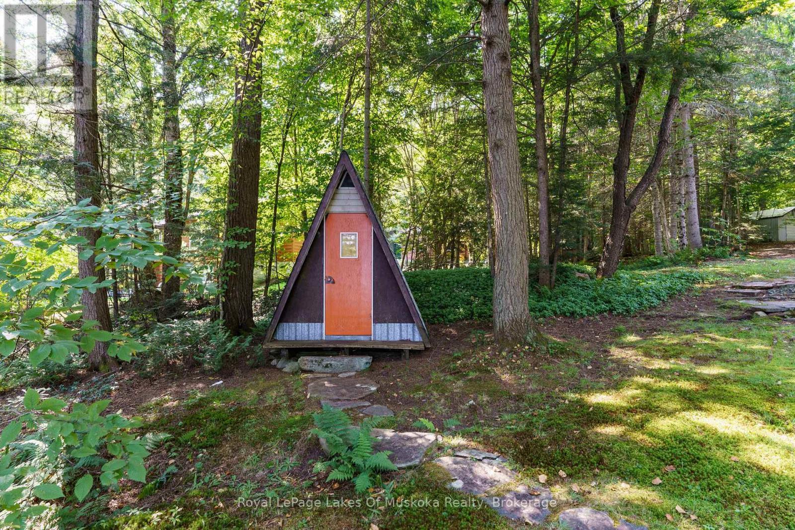 












1363 WEST OXBOW LAKE ROAD

,
Lake of Bays (Finlayson),




Ontario
P1H2J6

