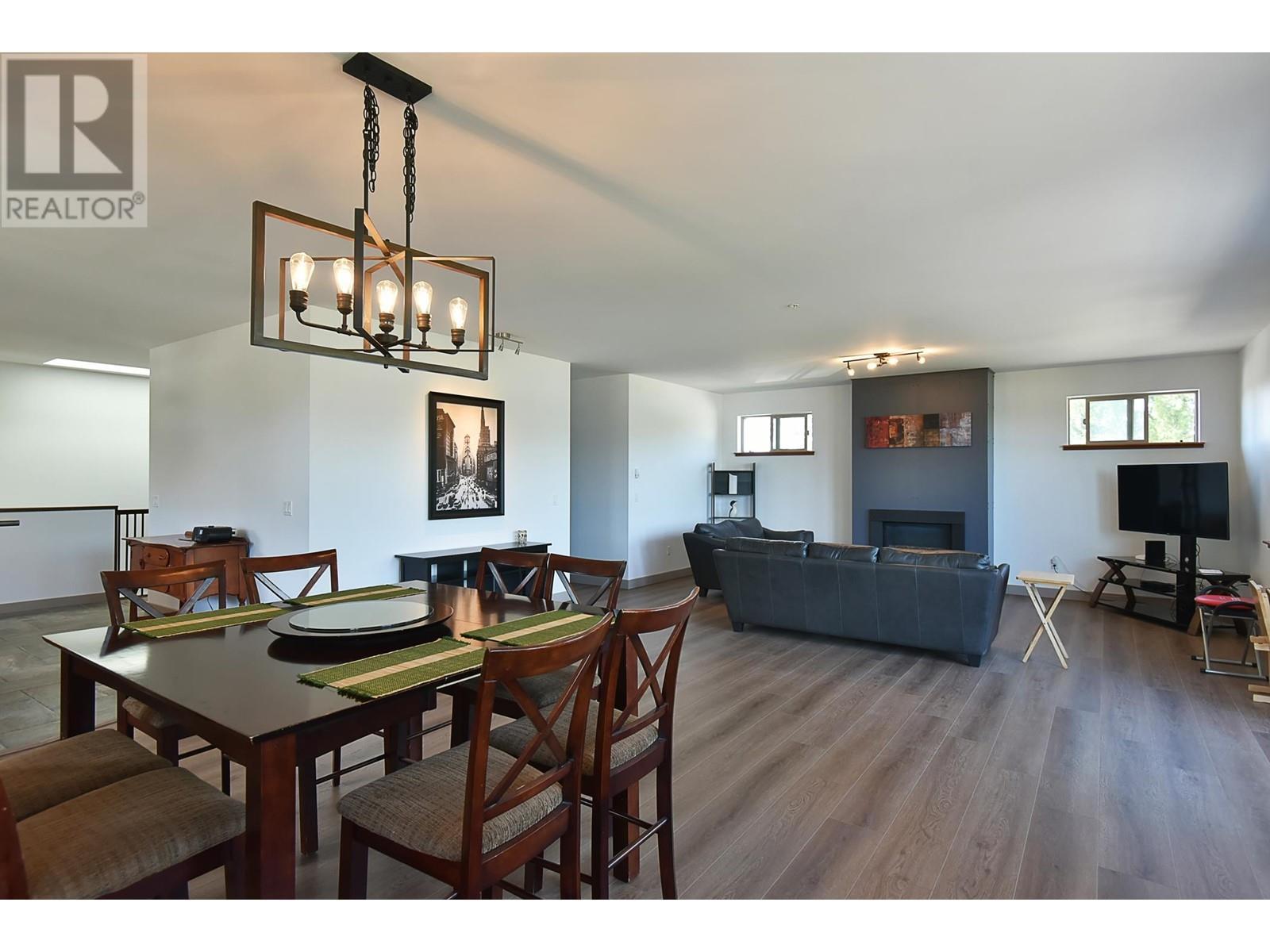 












5533 SECHELT INLET CRESCENT

,
Sechelt,




British Columbia
V7Z0G1

