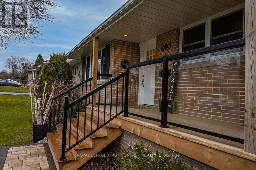 












205 WELLINGTON STREET E

,
Barrie,




Ontario
L4M2C9

