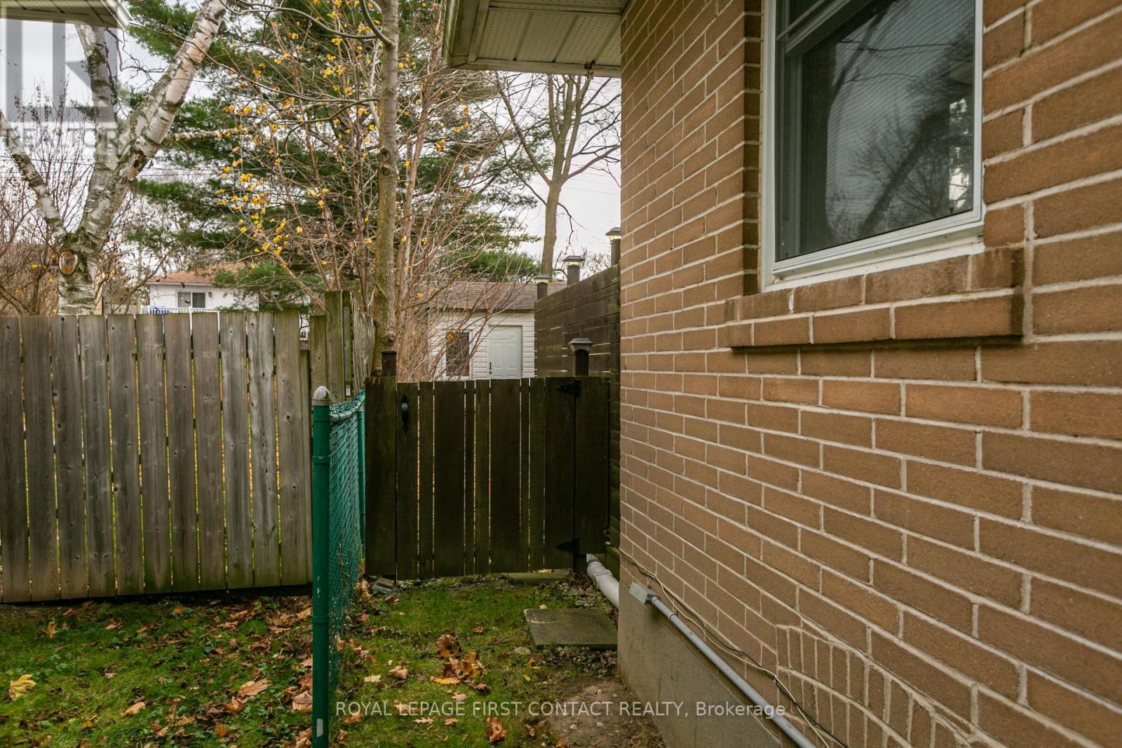 












205 WELLINGTON STREET E

,
Barrie,




Ontario
L4M2C9

