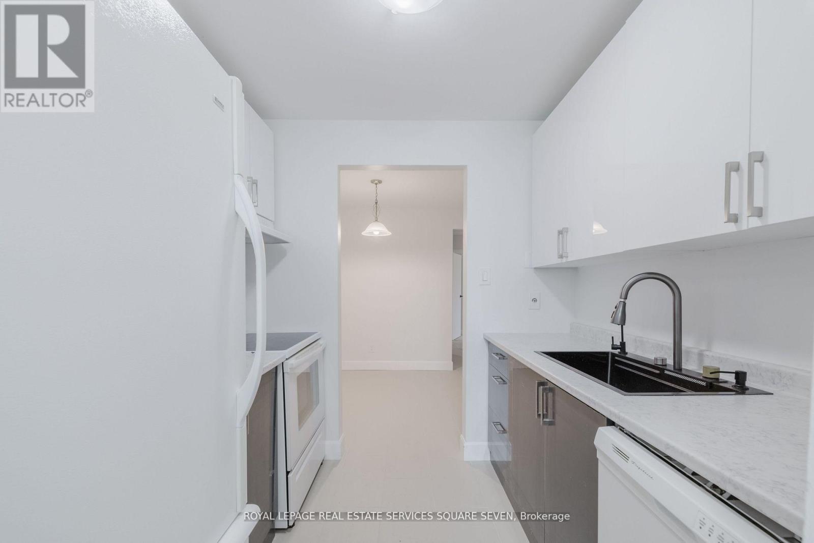 












65 - 1096 JALNA BOULEVARD

,
London South,




Ontario
N6E3B8

