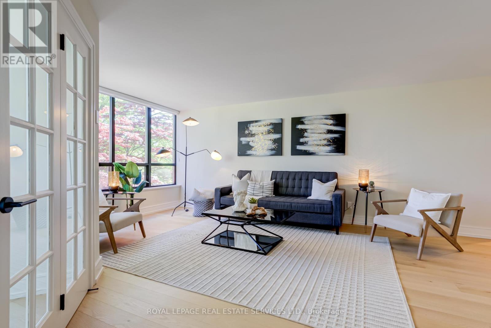 












203 - 1 RIPLEY AVENUE

,
Toronto,




Ontario
M6S4Z6

