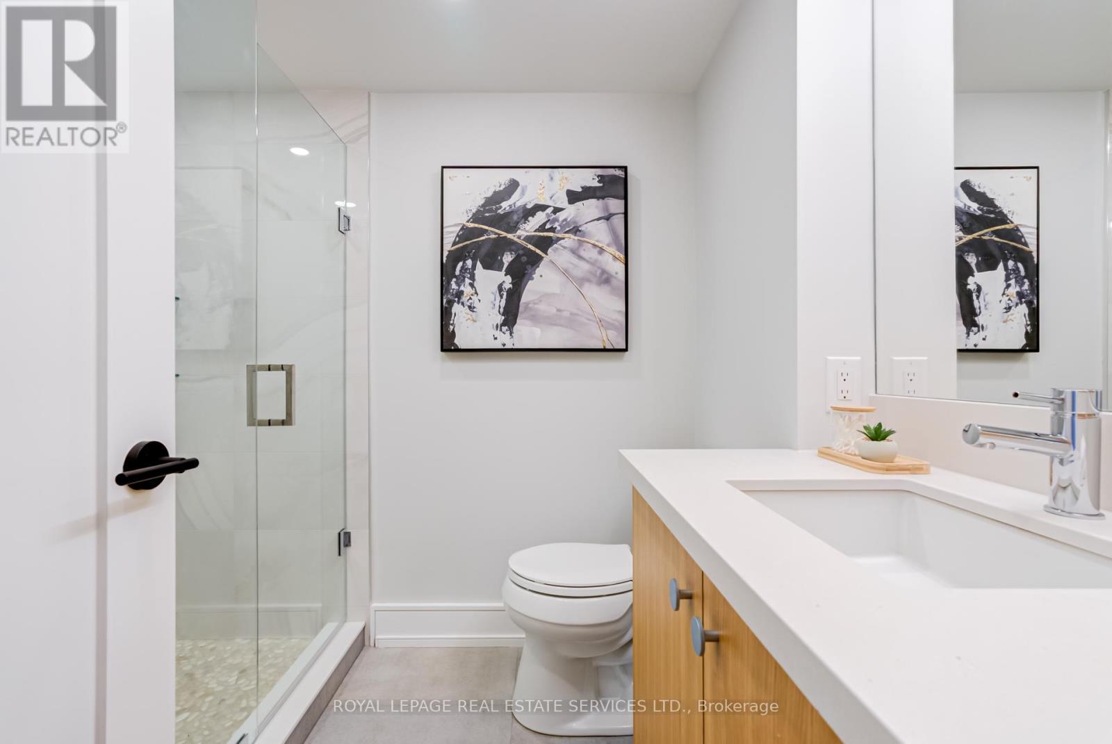 












203 - 1 RIPLEY AVENUE

,
Toronto,




Ontario
M6S4Z6

