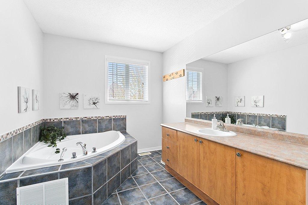









16


Rue du Centaure

,
Gatineau (Aylmer),




QC
J9J3V2

