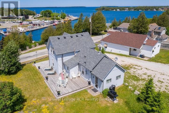 












42 BAY STREET S

,
Northern Bruce Peninsula,




Ontario
N0H2R0

