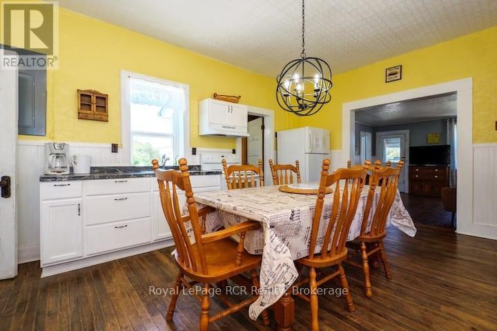 












42 BAY STREET S

,
Northern Bruce Peninsula,




Ontario
N0H2R0

