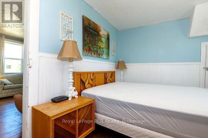 












42 BAY STREET S

,
Northern Bruce Peninsula,




Ontario
N0H2R0

