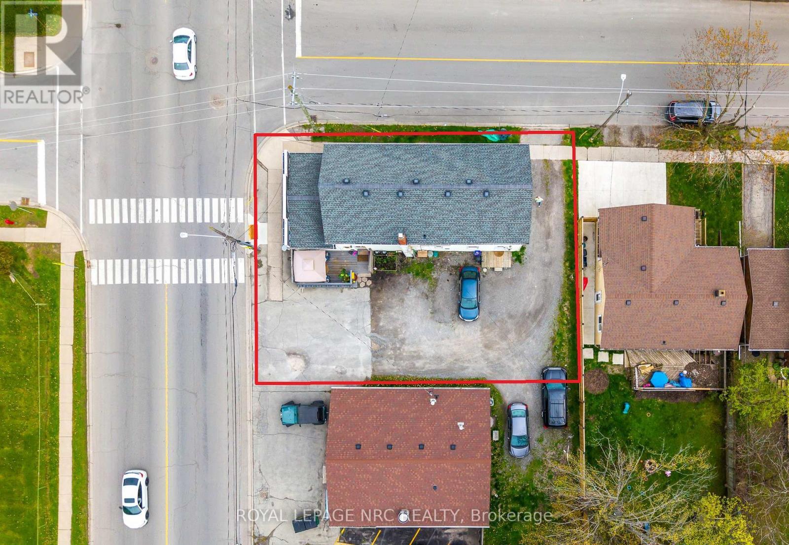 












396 MAIN STREET W

,
Port Colborne (Main Street),




Ontario
L3K3W1


