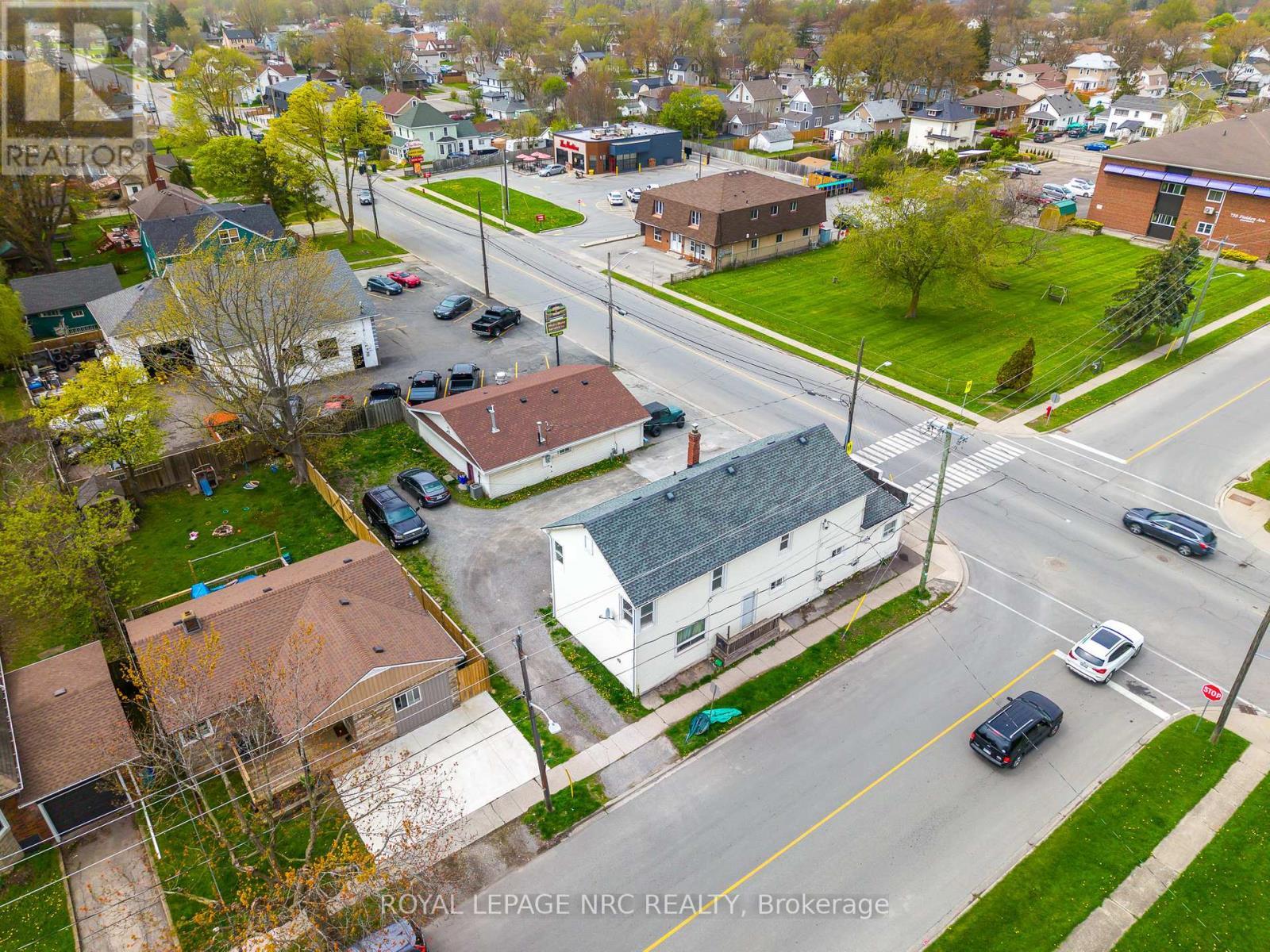 












396 MAIN STREET W

,
Port Colborne (Main Street),




Ontario
L3K3W1

