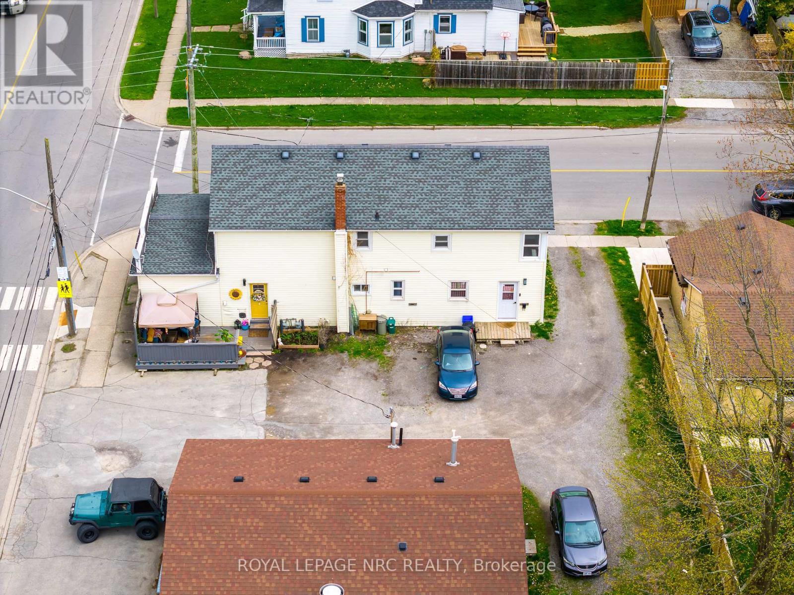 












396 MAIN STREET W

,
Port Colborne (Main Street),




Ontario
L3K3W1


