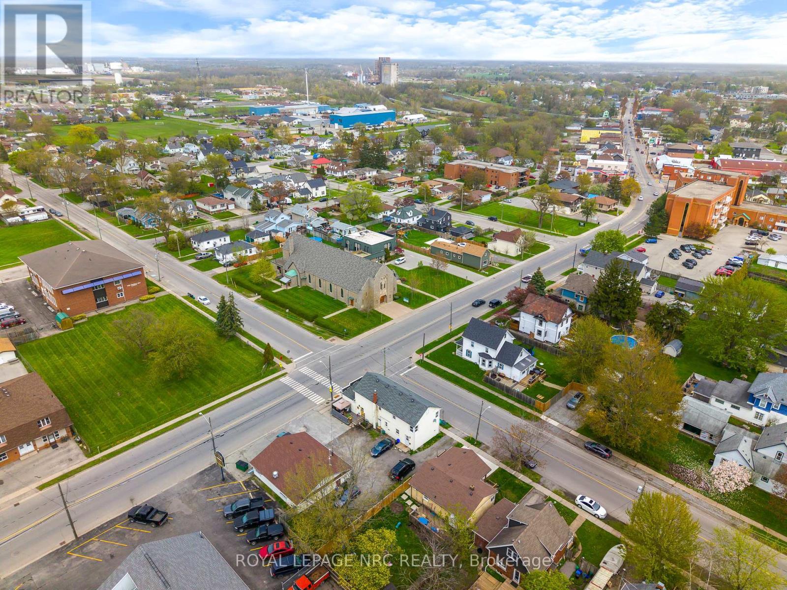












396 MAIN STREET W

,
Port Colborne (Main Street),




Ontario
L3K3W1

