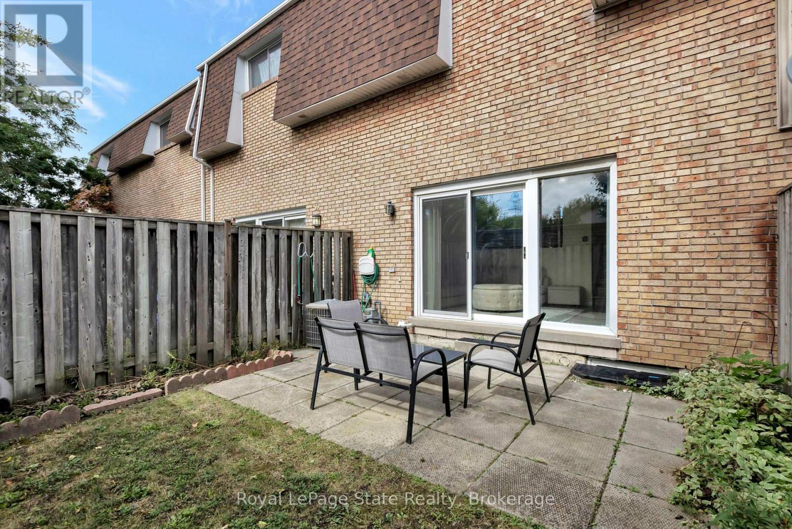 












60 - 11 HARRISFORD STREET

,
Hamilton (Red Hill),




Ontario
L8K6L7

