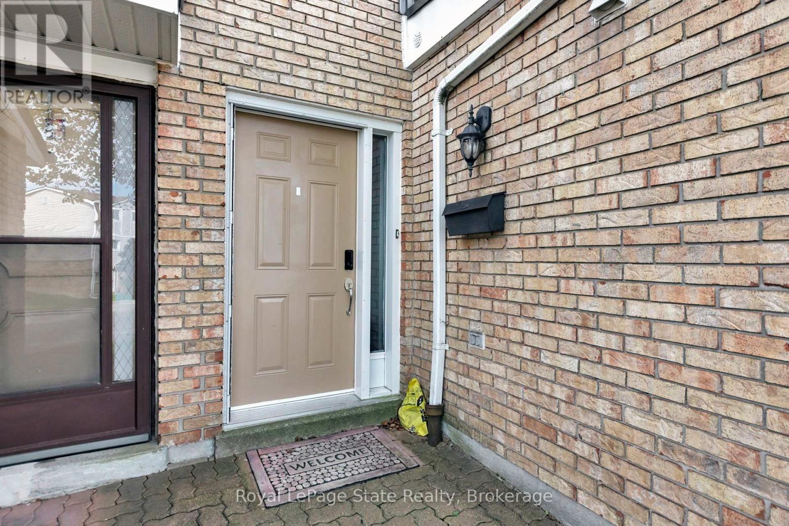 












60 - 11 HARRISFORD STREET

,
Hamilton (Red Hill),




Ontario
L8K6L7


