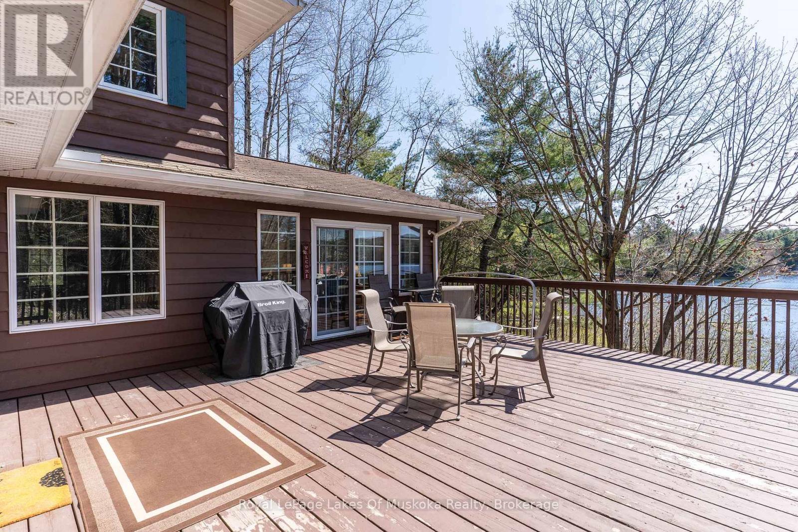 












1128 KAWAGAMA LAKE ROAD

,
Algonquin Highlands (Sherborne),




Ontario
P0A1E0

