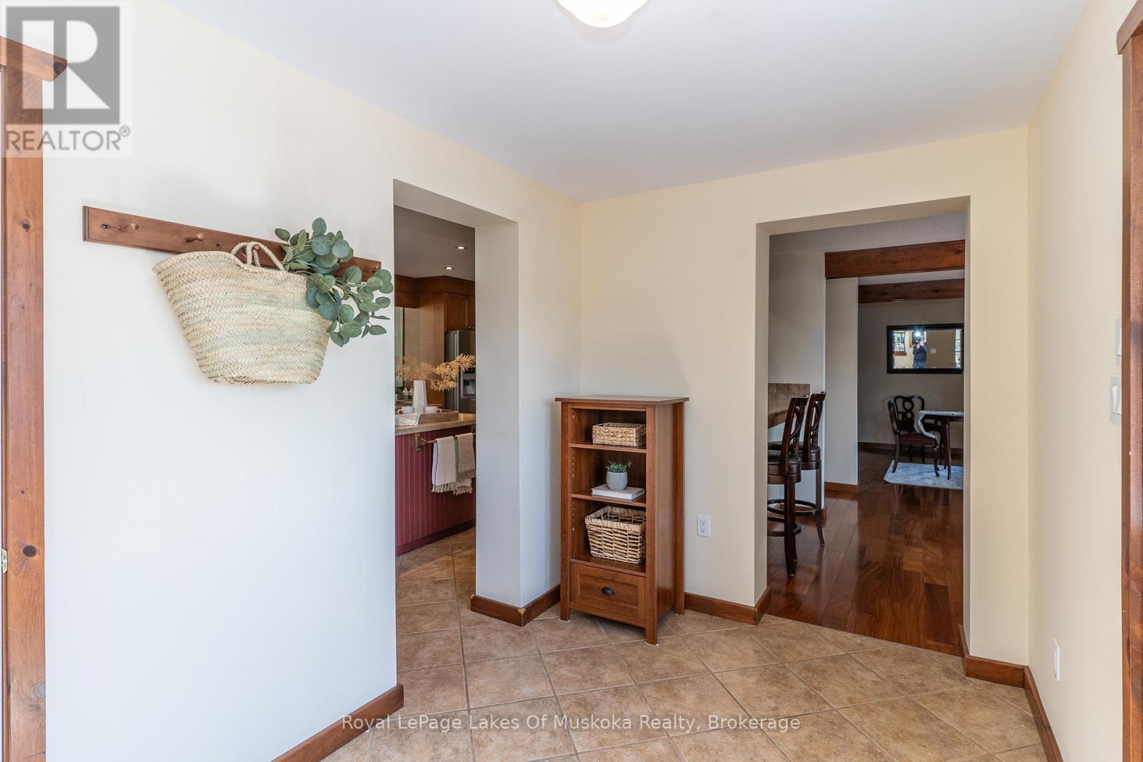 












1128 KAWAGAMA LAKE ROAD

,
Algonquin Highlands (Sherborne),




Ontario
P0A1E0

