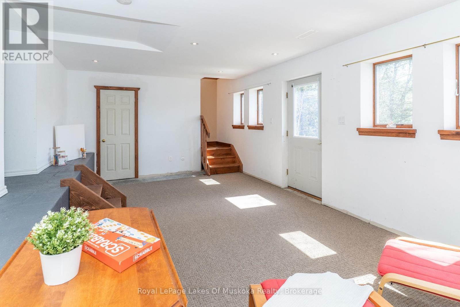 












1128 KAWAGAMA LAKE ROAD

,
Algonquin Highlands (Sherborne),




Ontario
P0A1E0

