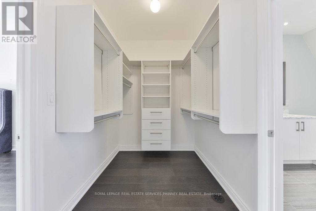 












10 - 2160 TRAFALGAR ROAD W

,
Oakville,




Ontario
L6H7H2

