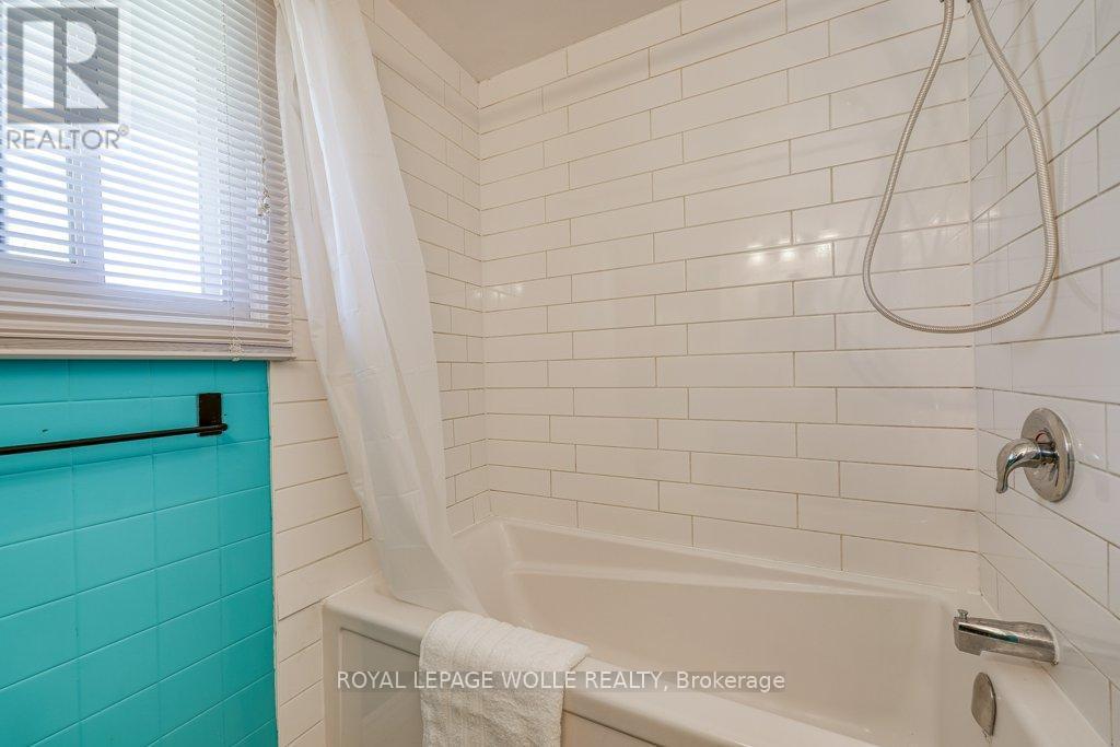 












1014B NESBITT CRESCENT

,
Woodstock,




Ontario
N4S7P1

