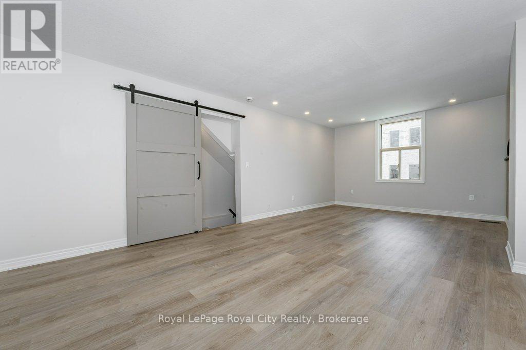 












164 SUFFOLK STREET W

,
Guelph (Downtown),




Ontario
N1H2J8

