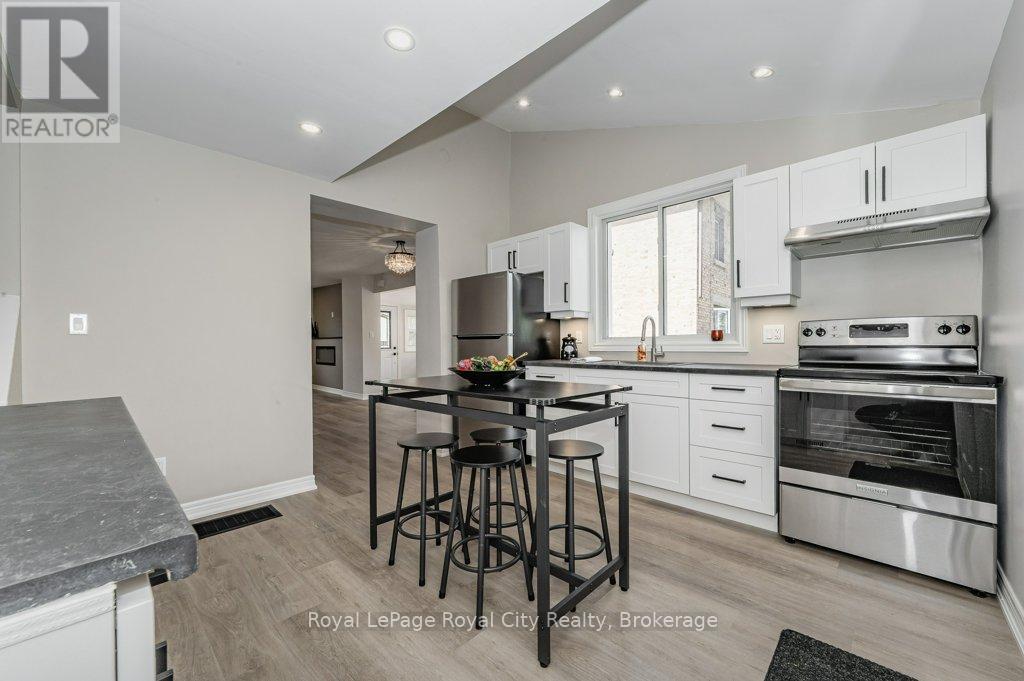 












164 SUFFOLK STREET W

,
Guelph (Downtown),




Ontario
N1H2J8

