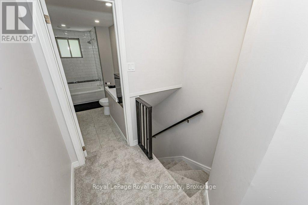 












164 SUFFOLK STREET W

,
Guelph (Downtown),




Ontario
N1H2J8

