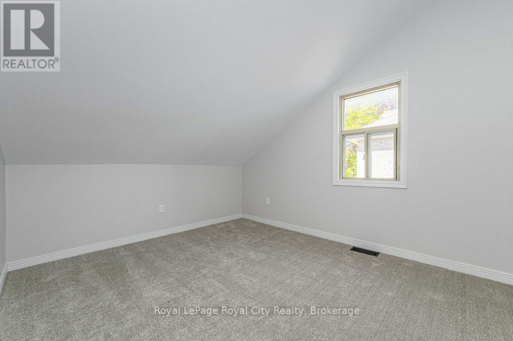 












164 SUFFOLK STREET W

,
Guelph (Downtown),




Ontario
N1H2J8

