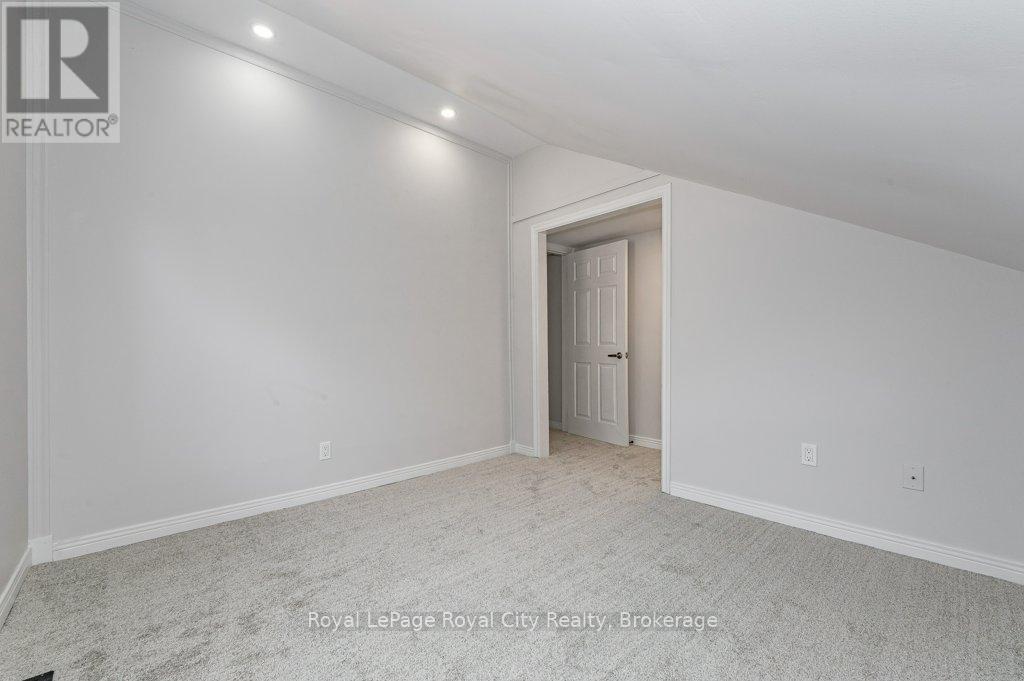 












164 SUFFOLK STREET W

,
Guelph (Downtown),




Ontario
N1H2J8

