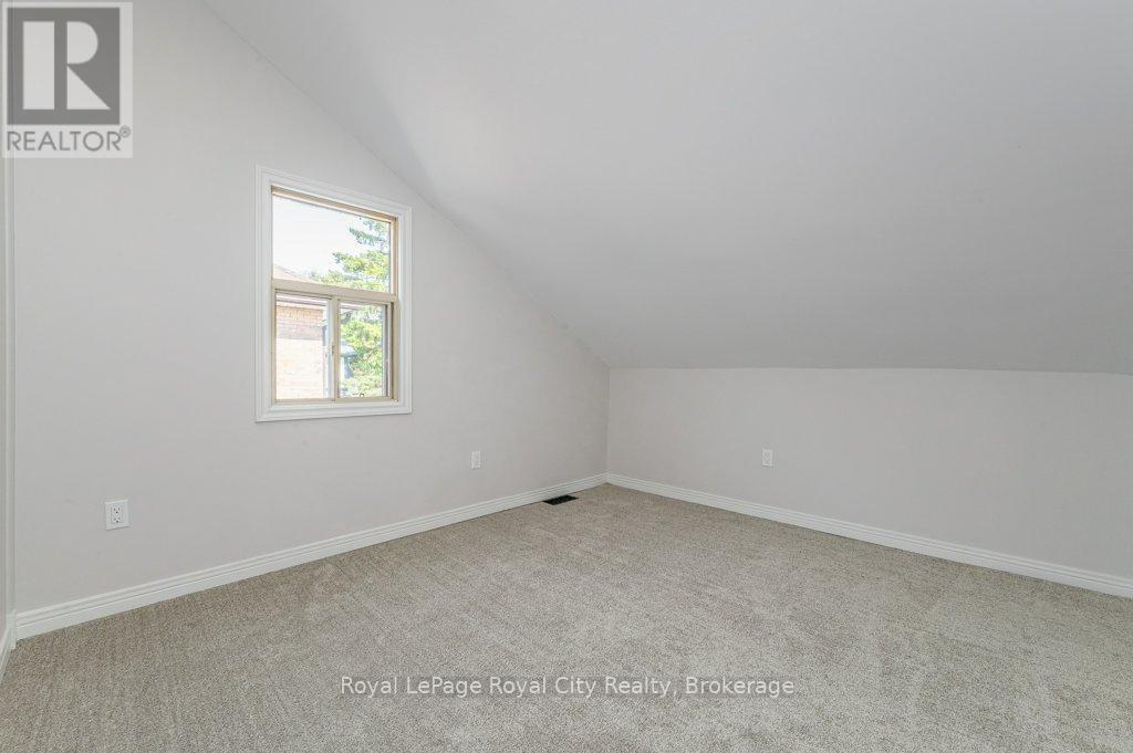 












164 SUFFOLK STREET W

,
Guelph (Downtown),




Ontario
N1H2J8

