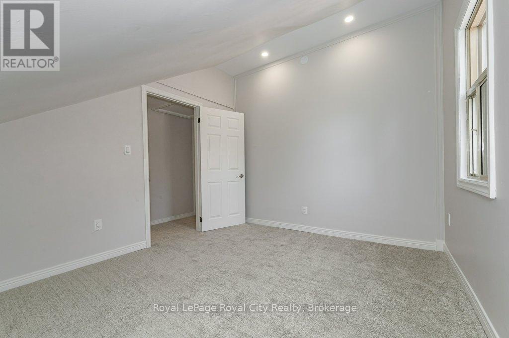 












164 SUFFOLK STREET W

,
Guelph (Downtown),




Ontario
N1H2J8

