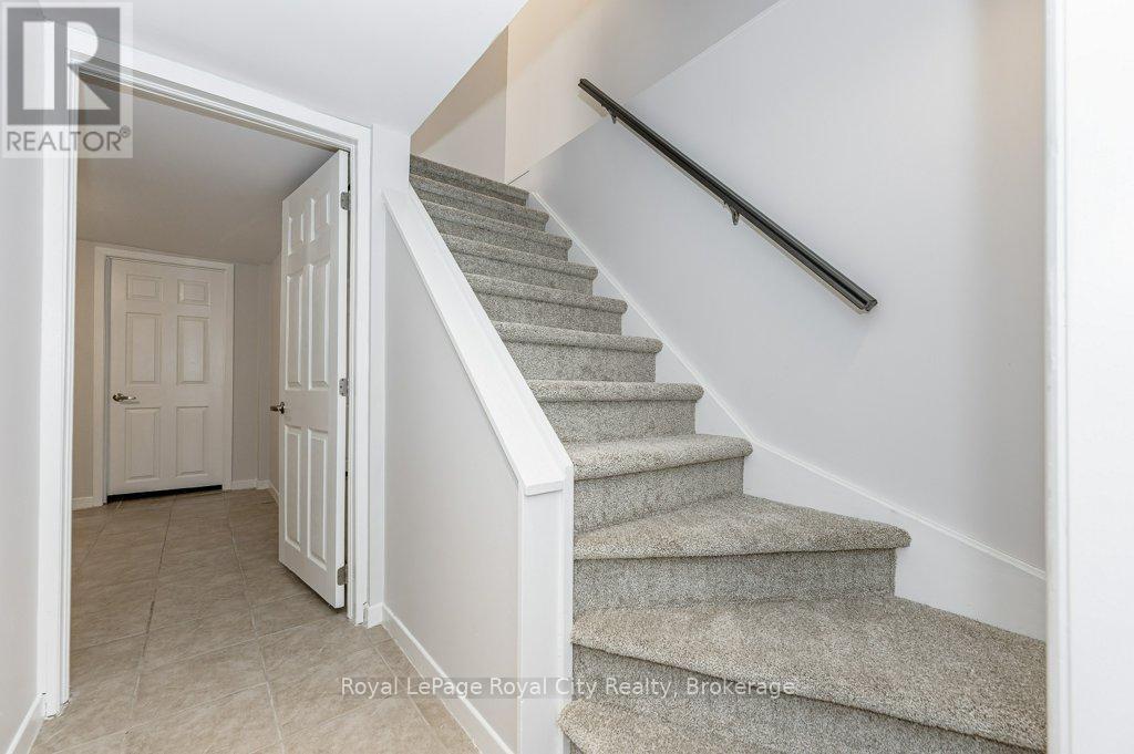 












164 SUFFOLK STREET W

,
Guelph (Downtown),




Ontario
N1H2J8


