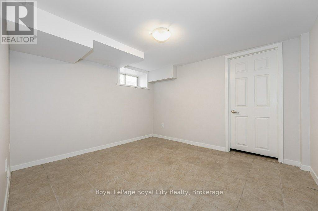 












164 SUFFOLK STREET W

,
Guelph (Downtown),




Ontario
N1H2J8

